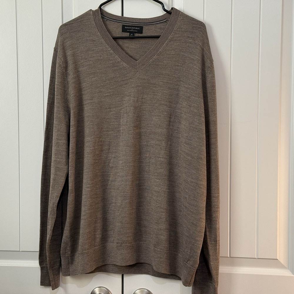 Banana‎ Republic 100% Extra Fine Merino Wool Sweater, V-Neck, Brown, Men's XL
